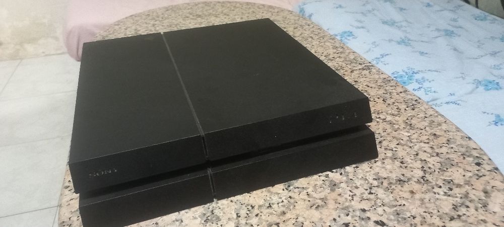 Ps4 fat 500 gb usada em bom Estado 00€