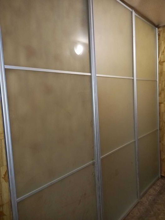 Двері з роздвижної системи