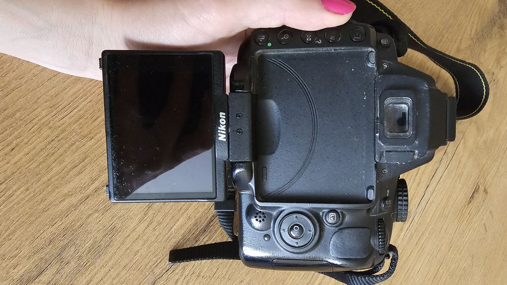 Nikon D5000 body + akcesoria