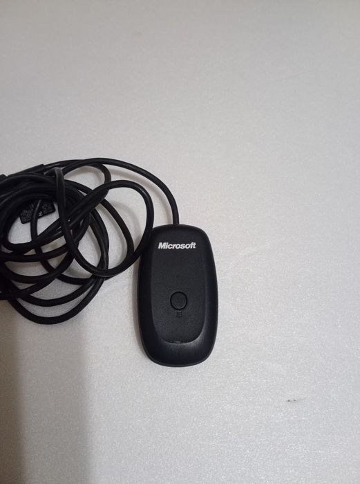 Microsoft . Xbox 360 Wireless Receiver for Windows. Original