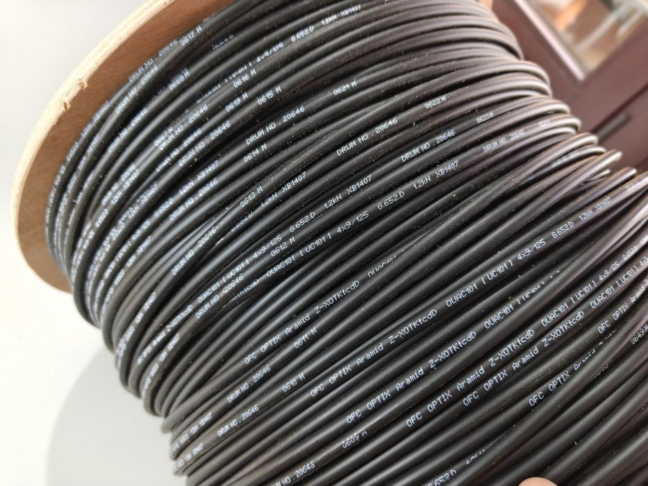 Kabel światłowodowy napowietrzny Drop 4J G.657.A2 Aramid 500m