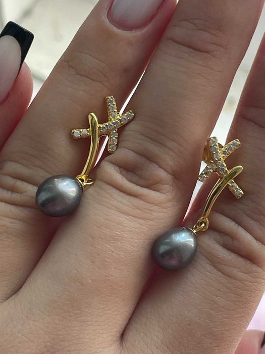 Серьги с натуральным черным жемчугом 9x8 мм 925 пробы