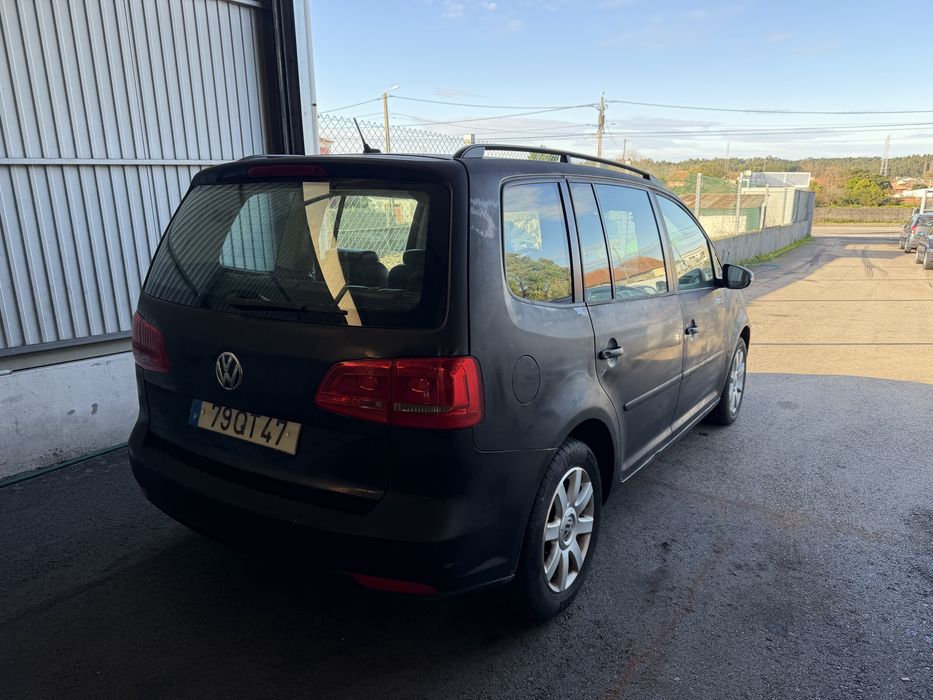 VW Touran 1.6TDi Trendline 105CV Caixa Automática 7 V