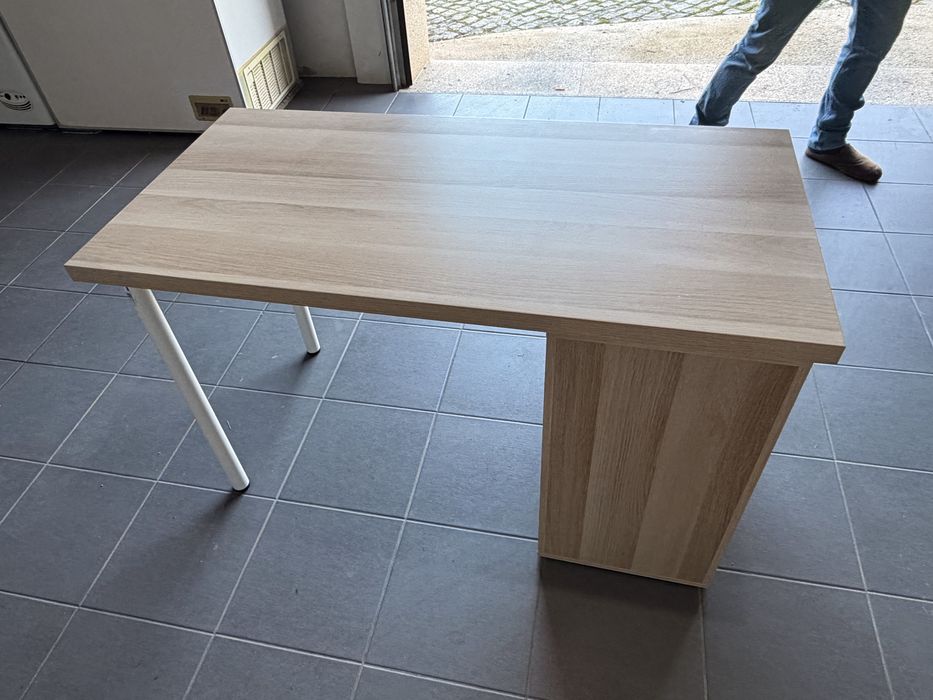 Secretária com armário