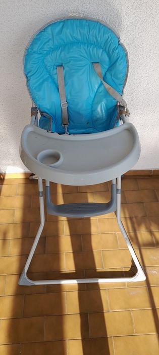 Cadeira de refeição para bebé