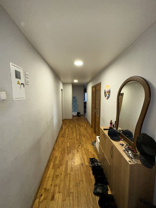 Продам  4к.квартиру в Центре"S=92м2"Князя  В.Великого-15"Б"