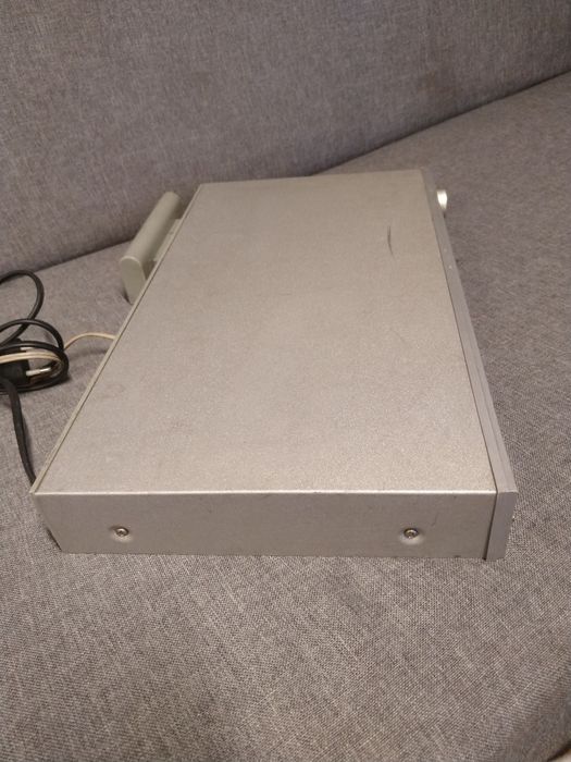 Tuner radiowy AM FM Stereo Philips F 2121 sprawny