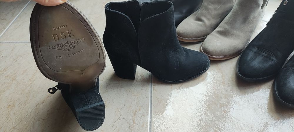 Lote de 8 pares de botas