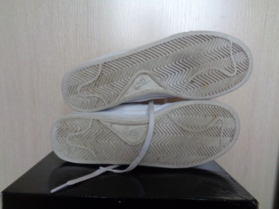 NIKE uniseks skóra naturalna 44