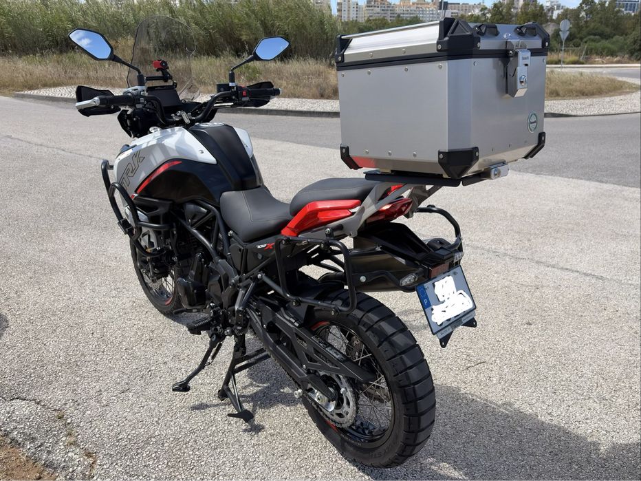 Benelli TRK 702X. Garantia até 10/26. Com extras