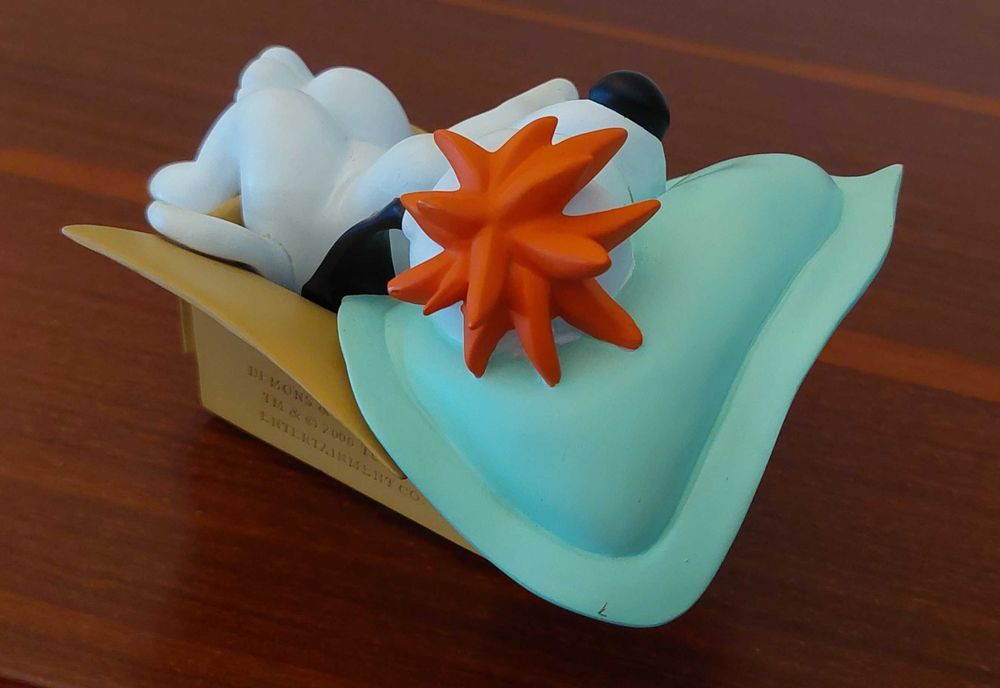 Figura do Droopy em resina.