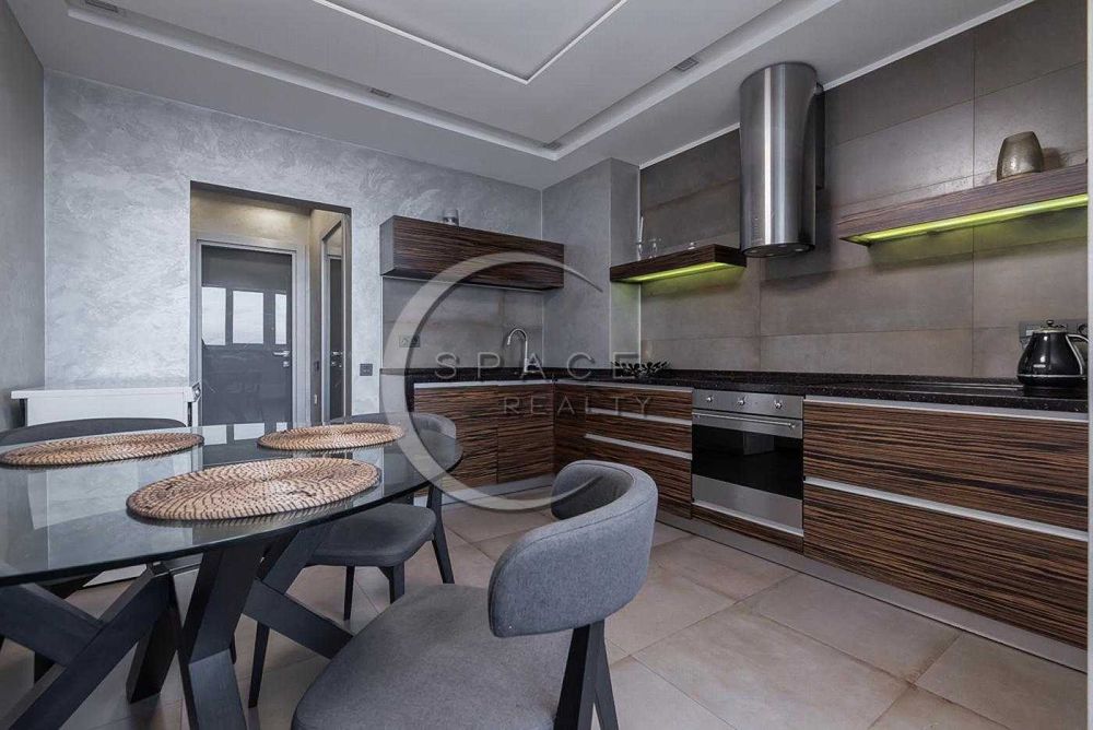 Оренда 3-кімнатної квартири 100 м2 з інвертором на 10кВт - Науки 55а