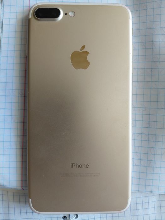Продам Iphone 7 plus