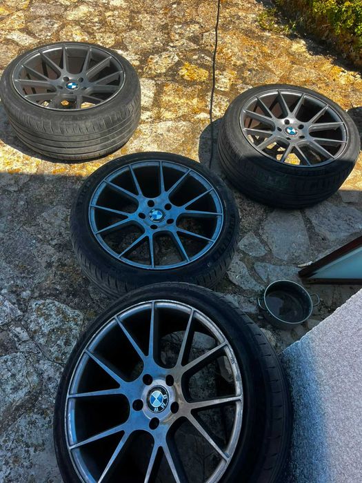 Vende-se jantes com pneus BMW 19 - Modelo 520 Serie 5