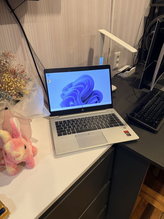Ноутбук HP ELITEBOOK Ryzen 3 PRO+DDR4 16+ssd м2 512+ Vega6 4 gb гарний дуже стан