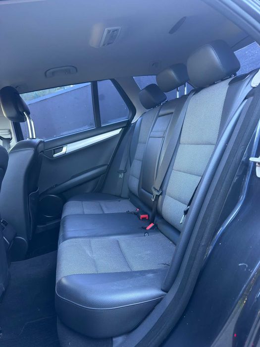Mercedes-Benz C220 caixa automática
