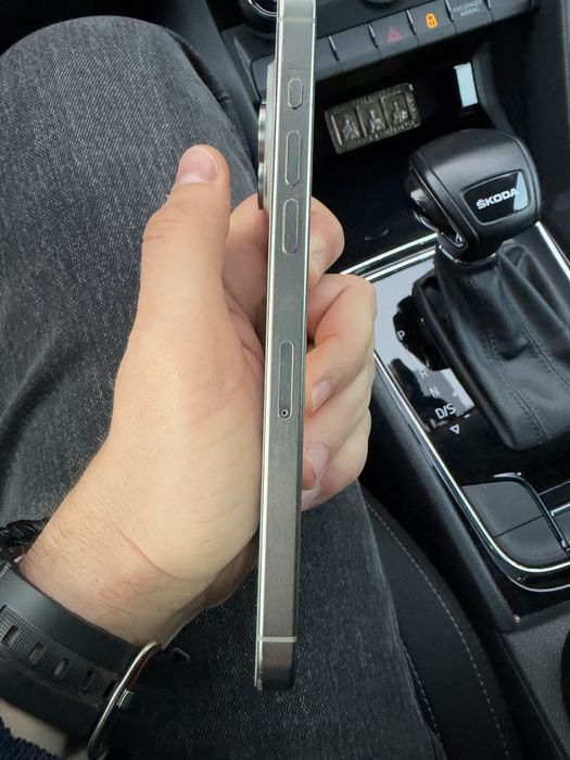 iPhone 15 Pro Max Natural Titanium 256gb