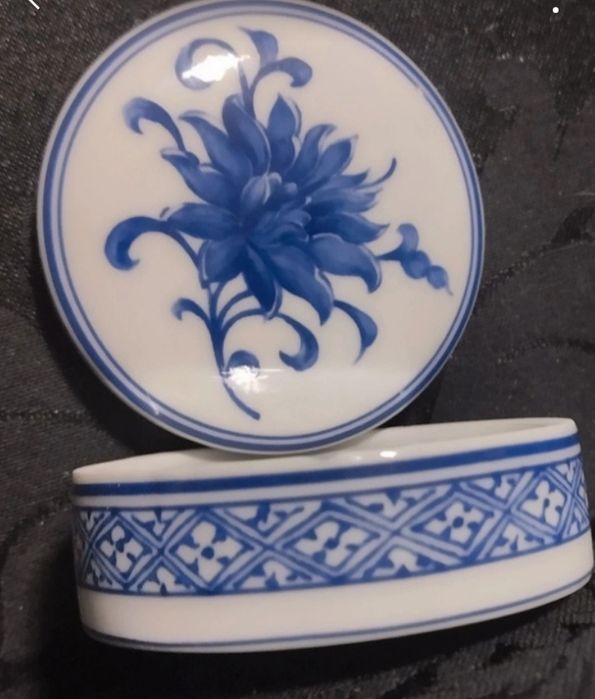 Caixa de porcelana da coleção Regaleira da Vista Alegre