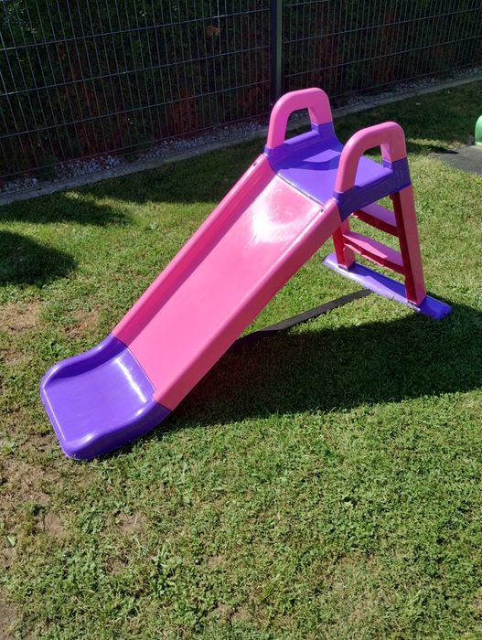 Zjeżdżalnia prawie nowa