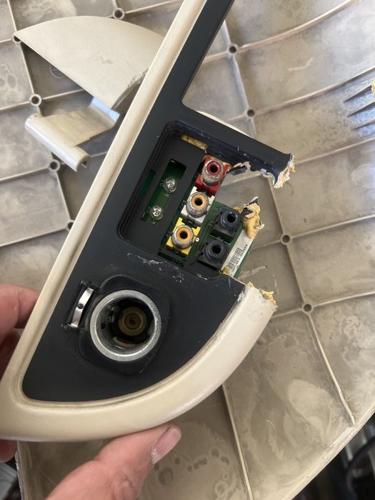 Mercedes Viano - ecrã mais dvd tablier de cima