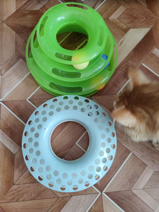 Іграшки для котів