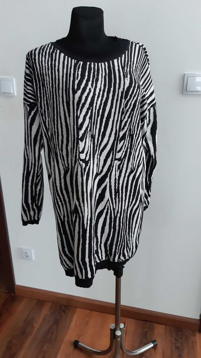 Sweter w zebra rozmiar 48