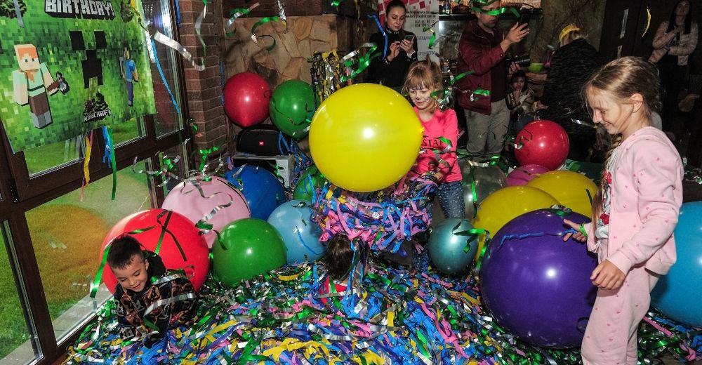 Шар Шоу. Кульки гиганты. Шоу з кульок. Аниматоры. Аніматори