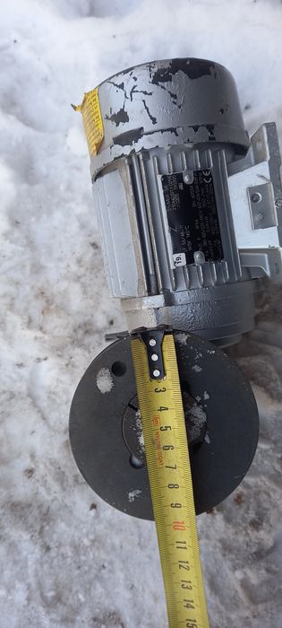 Мотор с редуктором