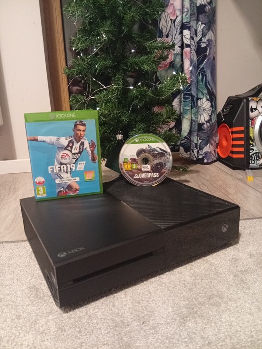 Konsola Xbox one microsoft  500GB + gry FIFA