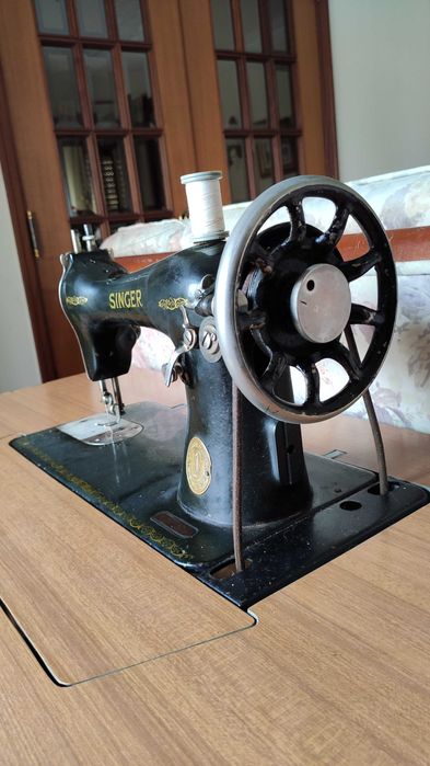 Máquina de costura antiga SINGER