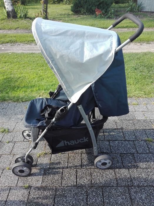 Wòzek spaceròwka dla dziecka