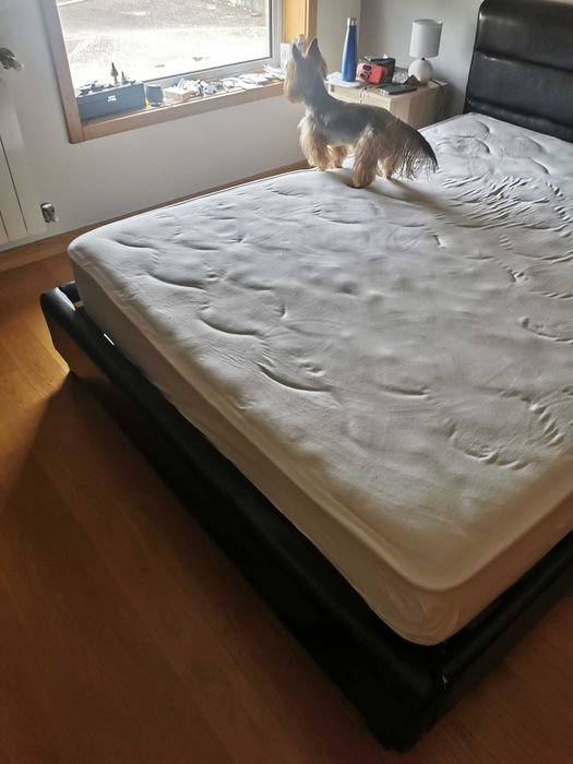 Cama com colchão Pikolin