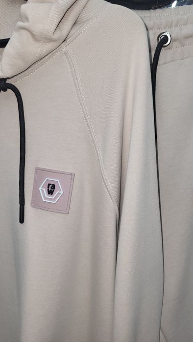 Женский прогулочный костюм.  RAW.