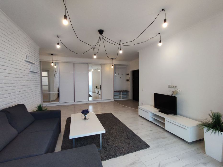 Продаж просторої 2-кімнатної квартири!