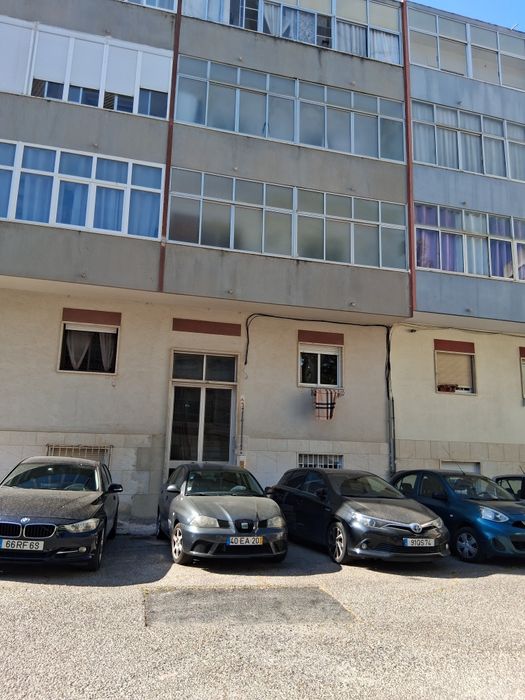 T2 em zona calma com arrecadação – ideal para viver perto de Lisboa
