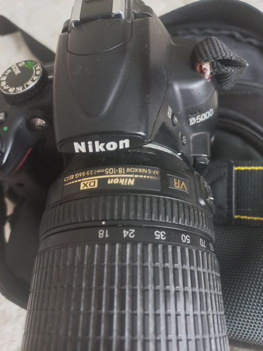 Фотоапарат Nikon D5000