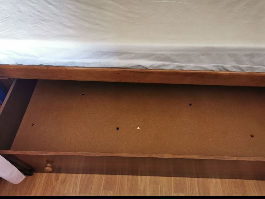 Cama/estúdio de Madeira