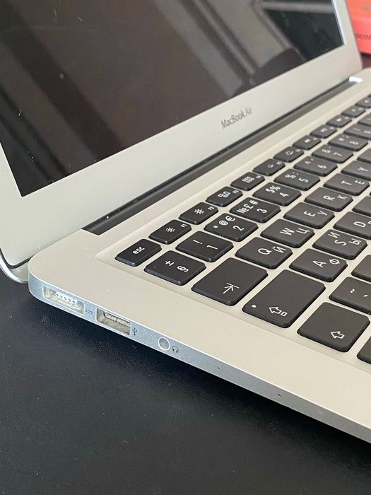 Apple Macbook Air 13 a1466 2017 розбитий екран на запчастини тачпад