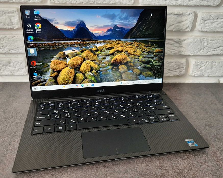 Ноутбук Dell XPS 13 9305 / i7-1165G7 / 16 GB RAM / SSD 256 GB