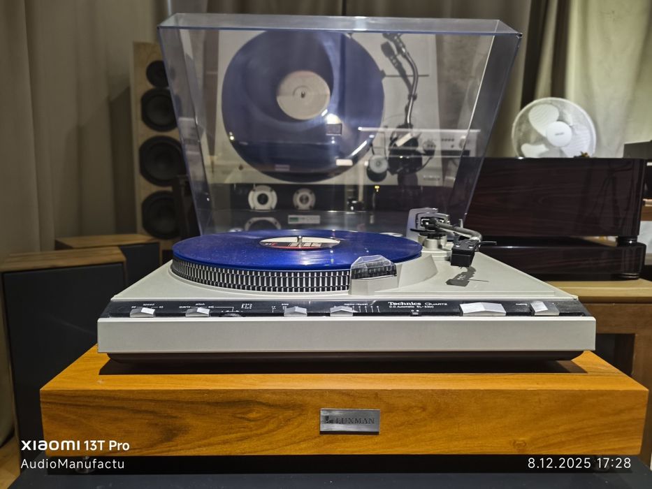 Thorens / Luxman/Pioneer.