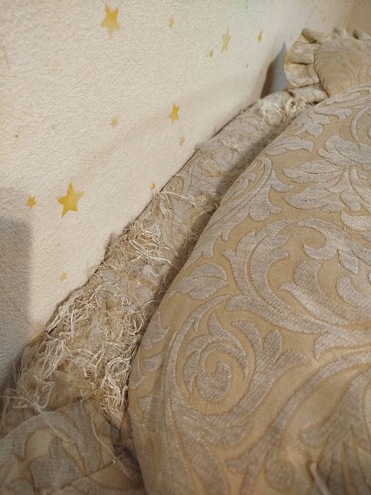 Розкладний диван з кріслами. З дорогого набору .