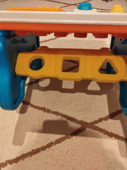 Babycoque/ ovo e mesa de atividades