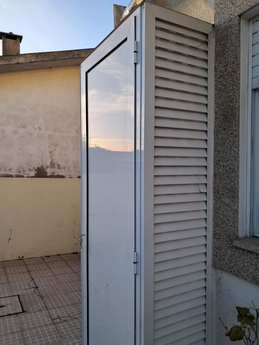 Estrutura Alumínio exterior c/porta