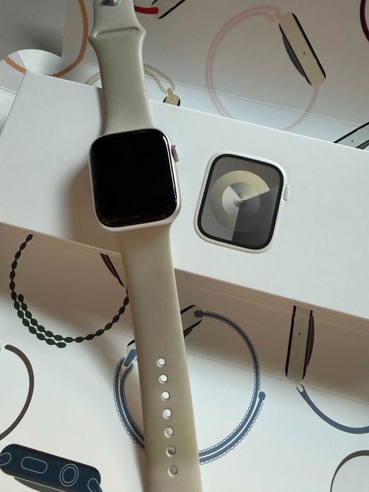 Apple Watch Series 9 Aluminum (45mm)