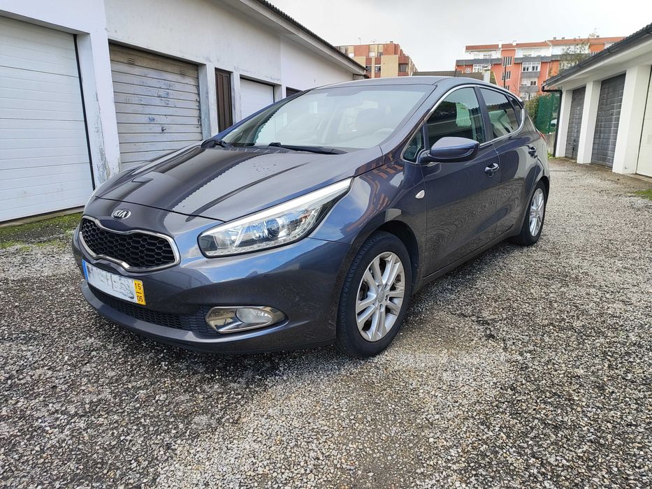 Kia Ceed 1.4 CRDi Prime – Maio 2015 – Diesel