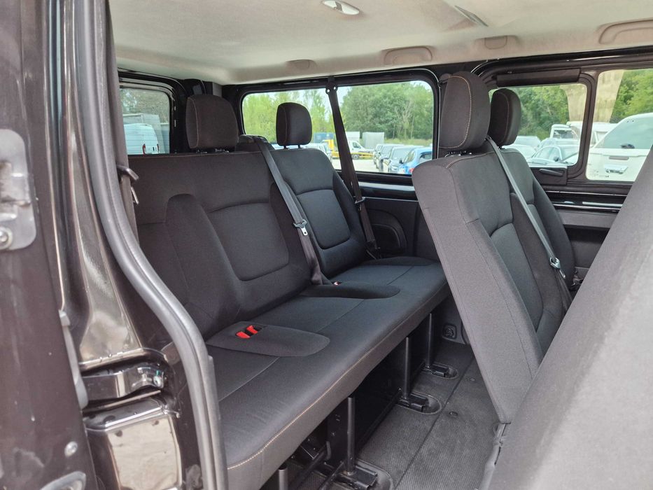 Wynajem bus 9 osobowy wypożyczalnia BUS Dostępny Łódź Górna