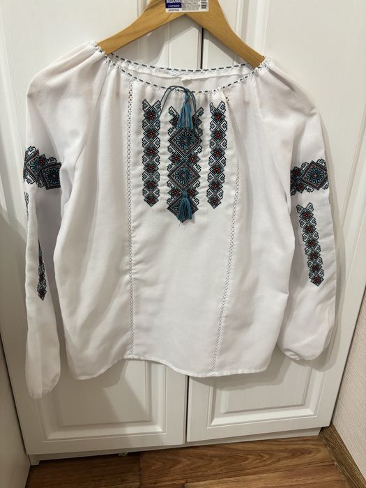 Продається вишиванка