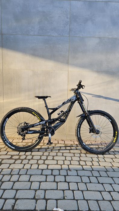 YT Tues 2016 року