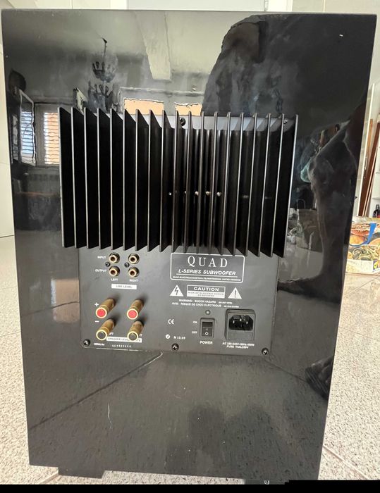 Subwoofer activo marca Quad L-ite de 300 Watts