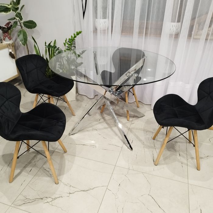 Stół z krzesłami nowoczesny